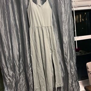 Chic Sleeveless Maxi Dress in Soft green